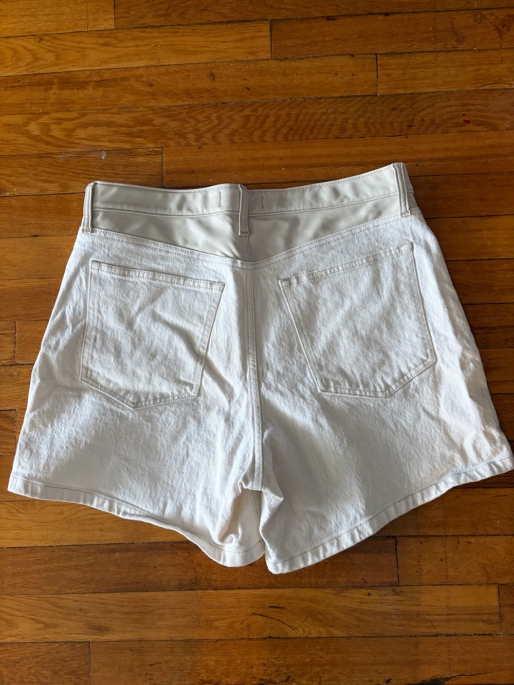 Abercrombie & Fitch White High-Rise Denim Shorts - Picture 3 of 3